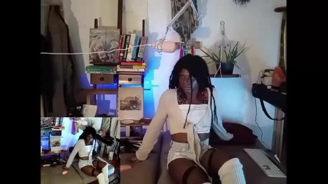 Image 10 of willowsmalls Stream on Chaturbate on 16 months ago
