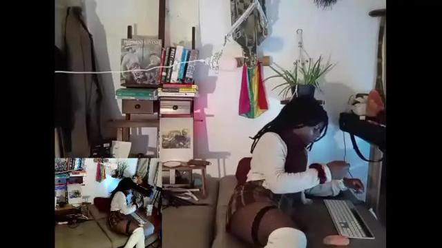 Image 4 of willowsmalls Stream on Chaturbate on 16 months ago