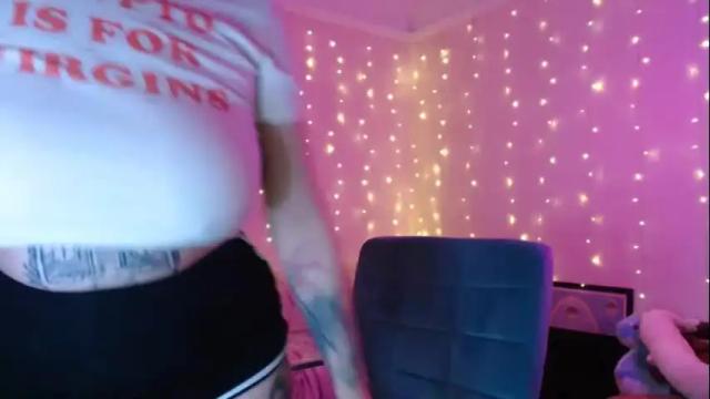 Image 8 of wingardiumleveveosa Stream on Chaturbate on 18 months ago