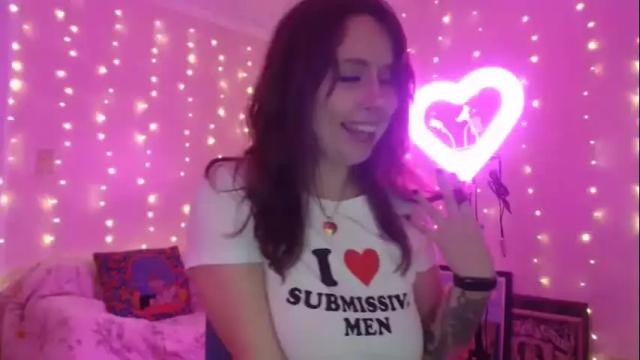 Image 10 of wingardiumleveveosa Stream on Chaturbate on 16 months ago