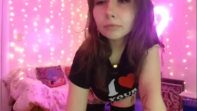 Image 6 of wingardiumleveveosa Stream on Chaturbate on 15 months ago