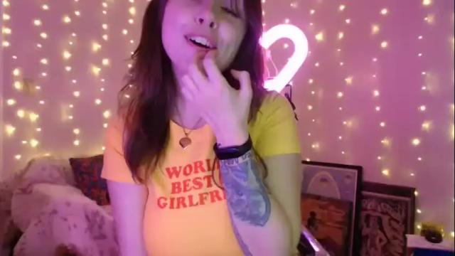 Image 10 of wingardiumleveveosa Stream on Chaturbate on 15 months ago