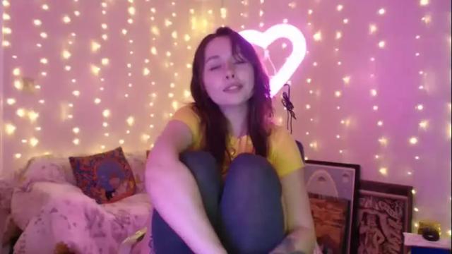 Image 12 of wingardiumleveveosa Stream on Chaturbate on 15 months ago