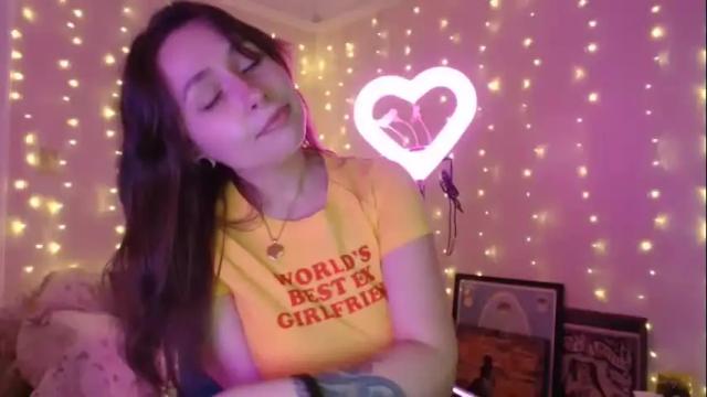 Image 8 of wingardiumleveveosa Stream on Chaturbate on 15 months ago