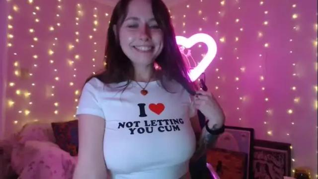 Image 11 of wingardiumleveveosa Stream on Chaturbate on 15 months ago