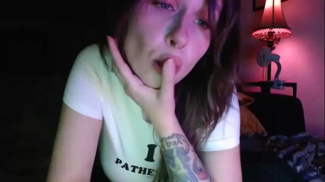Image 7 of wingardiumleveveosa Stream on Chaturbate on 16 months ago