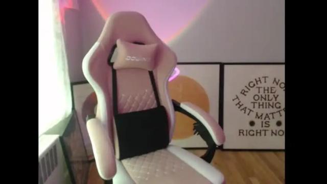 Image 7 of wingardiumleveveosa Stream on Chaturbate on 11 days ago