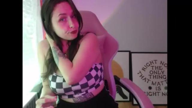 Image 6 of wingardiumleveveosa Stream on Chaturbate on 6 days ago