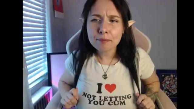 Image 10 of wingardiumleveveosa Stream on Chaturbate on 4 months ago