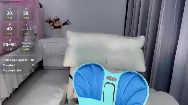 Image 3 of wink_weiwei Stream on Chaturbate on 1 month ago