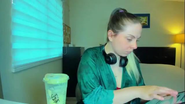 Image 4 of winter_miracle Stream on Chaturbate on 1 month ago