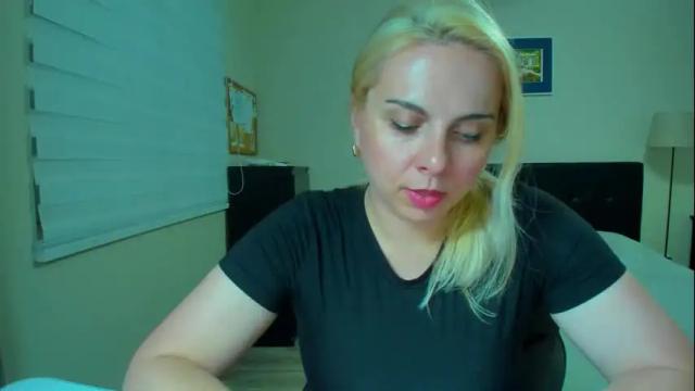 Image 2 of winter_miracle Stream on Chaturbate on 3 months ago