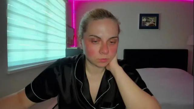 Image 2 of winter_miracle Stream on Chaturbate on 2 months ago