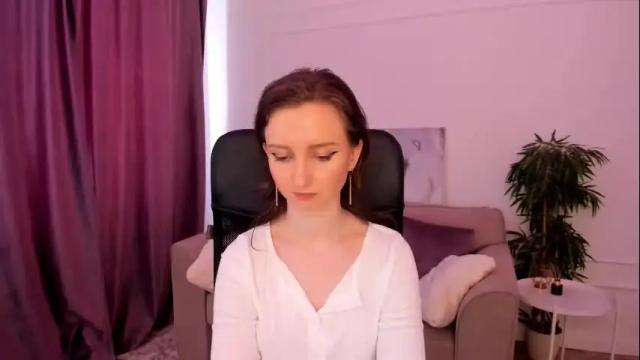 Image 4 of winterfairytale1 Stream on Chaturbate on 3 months ago