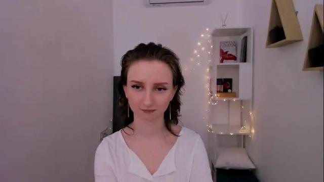 Image 11 of winterfairytale1 Stream on Chaturbate on 2 months ago