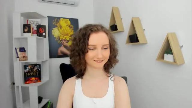 Image 12 of winterfairytale1 Stream on Chaturbate on 15 days ago
