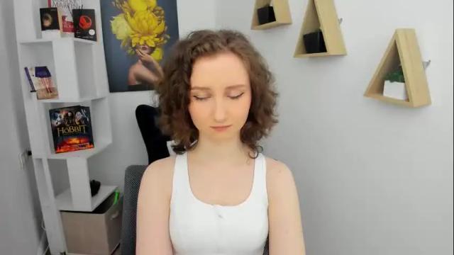 Image 3 of winterfairytale1 Stream on Chaturbate on 15 days ago