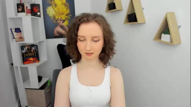 Image 4 of winterfairytale1 Stream on Chaturbate on 15 days ago