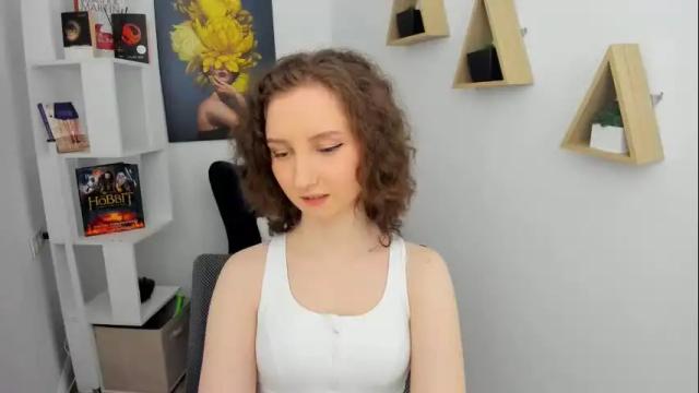 Image 7 of winterfairytale1 Stream on Chaturbate on 15 days ago