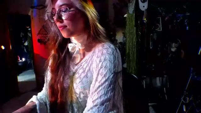 Image 12 of witch_fiona Stream on Chaturbate on 19 days ago