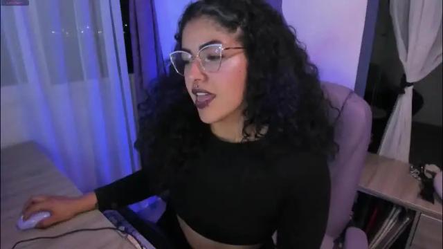 Image 2 of witchofhearts Stream on Chaturbate on 1 month ago