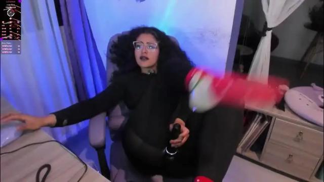 Image 3 of witchofhearts Stream on Chaturbate on 1 month ago