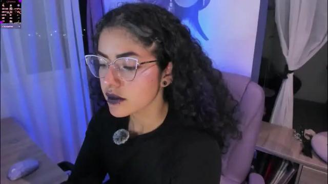 Image 6 of witchofhearts Stream on Chaturbate on 1 month ago