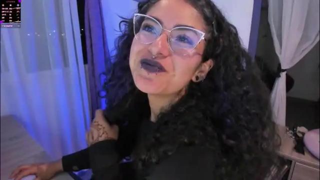 Image 8 of witchofhearts Stream on Chaturbate on 1 month ago