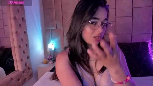 Image 10 of withneyxx Stream on Chaturbate on 1 month ago