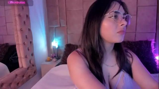 Image 4 of withneyxx Stream on Chaturbate on 1 month ago