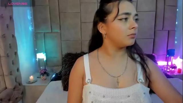 Image 3 of withneyxx Stream on Chaturbate on 1 month ago