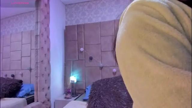 Image 3 of withneyxx Stream on Chaturbate on 22 days ago
