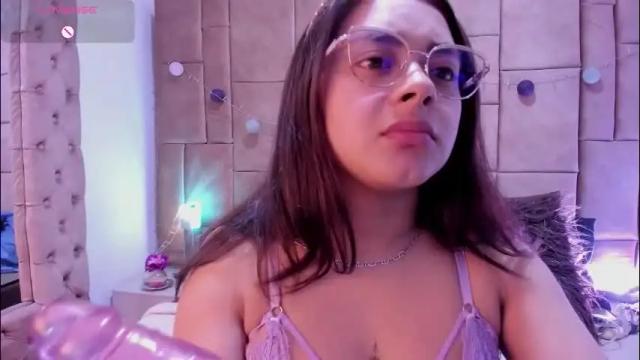 Image 3 of withneyxx Stream on Chaturbate on 9 days ago
