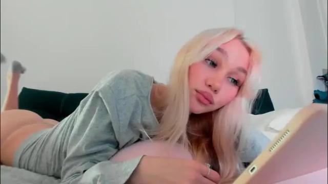 Image 12 of wladilia Stream on Chaturbate on 1 month ago
