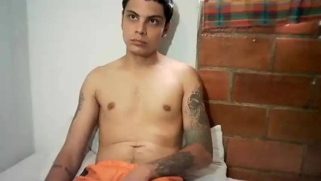 Image 4 of wolf_and_moon Stream on Chaturbate on 22 months ago
