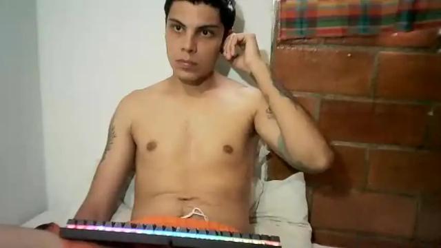 Image 6 of wolf_and_moon Stream on Chaturbate on 22 months ago
