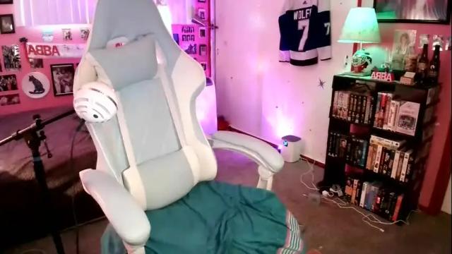 Image 12 of wolfie_777 Stream on Chaturbate on 17 days ago