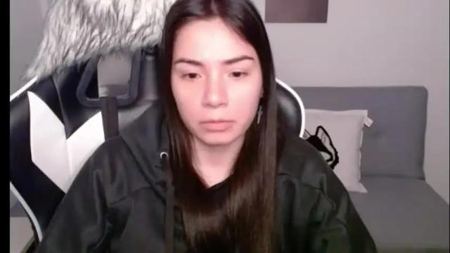 Image 2 of wolfs_daughter Stream on Chaturbate on 1 month ago