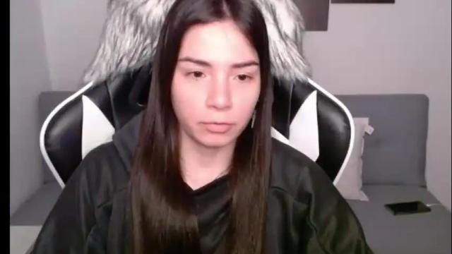 Image 3 of wolfs_daughter Stream on Chaturbate on 1 month ago