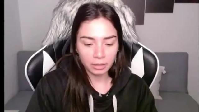 Image 2 of wolfs_daughter Stream on Chaturbate on 1 month ago