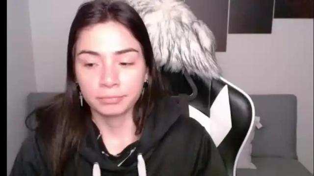 Image 4 of wolfs_daughter Stream on Chaturbate on 1 month ago