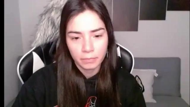 Image 2 of wolfs_daughter Stream on Chaturbate on 1 month ago