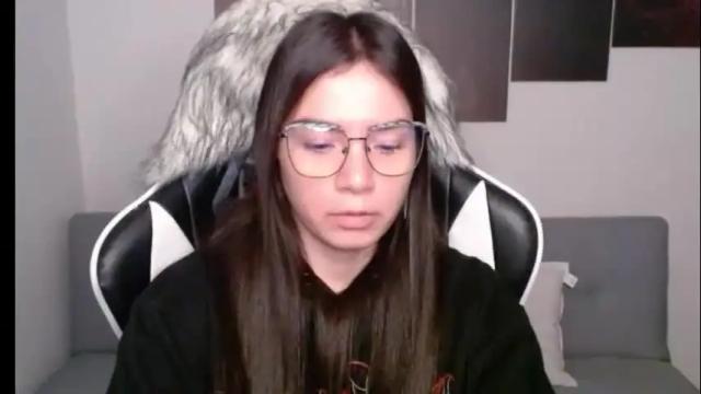 Image 10 of wolfs_daughter Stream on Chaturbate on 29 days ago