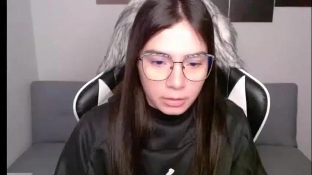 Image 7 of wolfs_daughter Stream on Chaturbate on 26 days ago