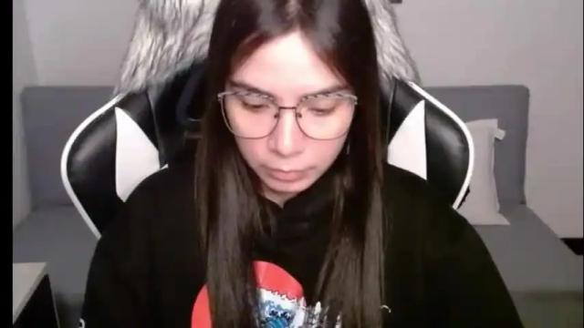 Image 2 of wolfs_daughter Stream on Chaturbate on 16 days ago