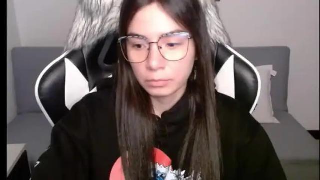 Image 3 of wolfs_daughter Stream on Chaturbate on 16 days ago