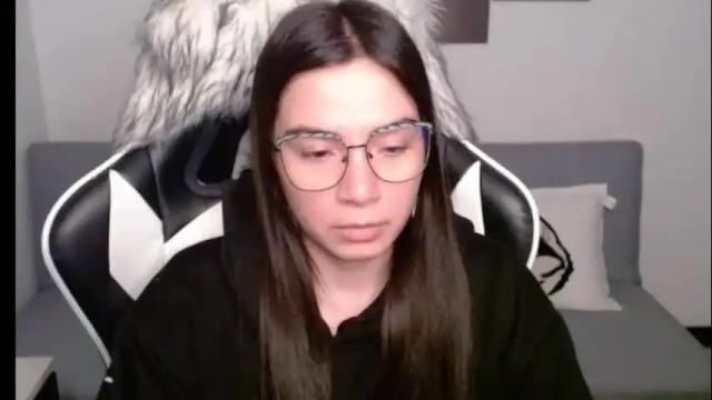 Image 3 of wolfs_daughter Stream on Chaturbate on 17 days ago