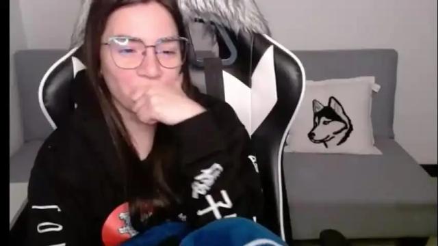 Image 7 of wolfs_daughter Stream on Chaturbate on 17 days ago