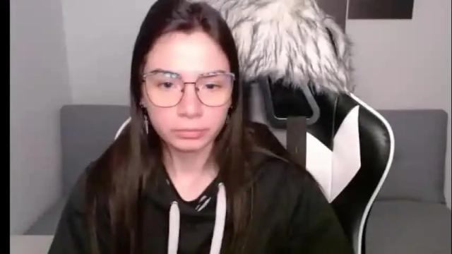 Image 3 of wolfs_daughter Stream on Chaturbate on 8 days ago