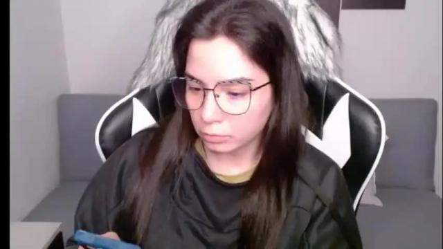 Image 2 of wolfs_daughter Stream on Chaturbate on 3 days ago